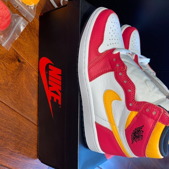 Jordan 1 Retro High OG Light Fusion Red - Picture 5 of 6
